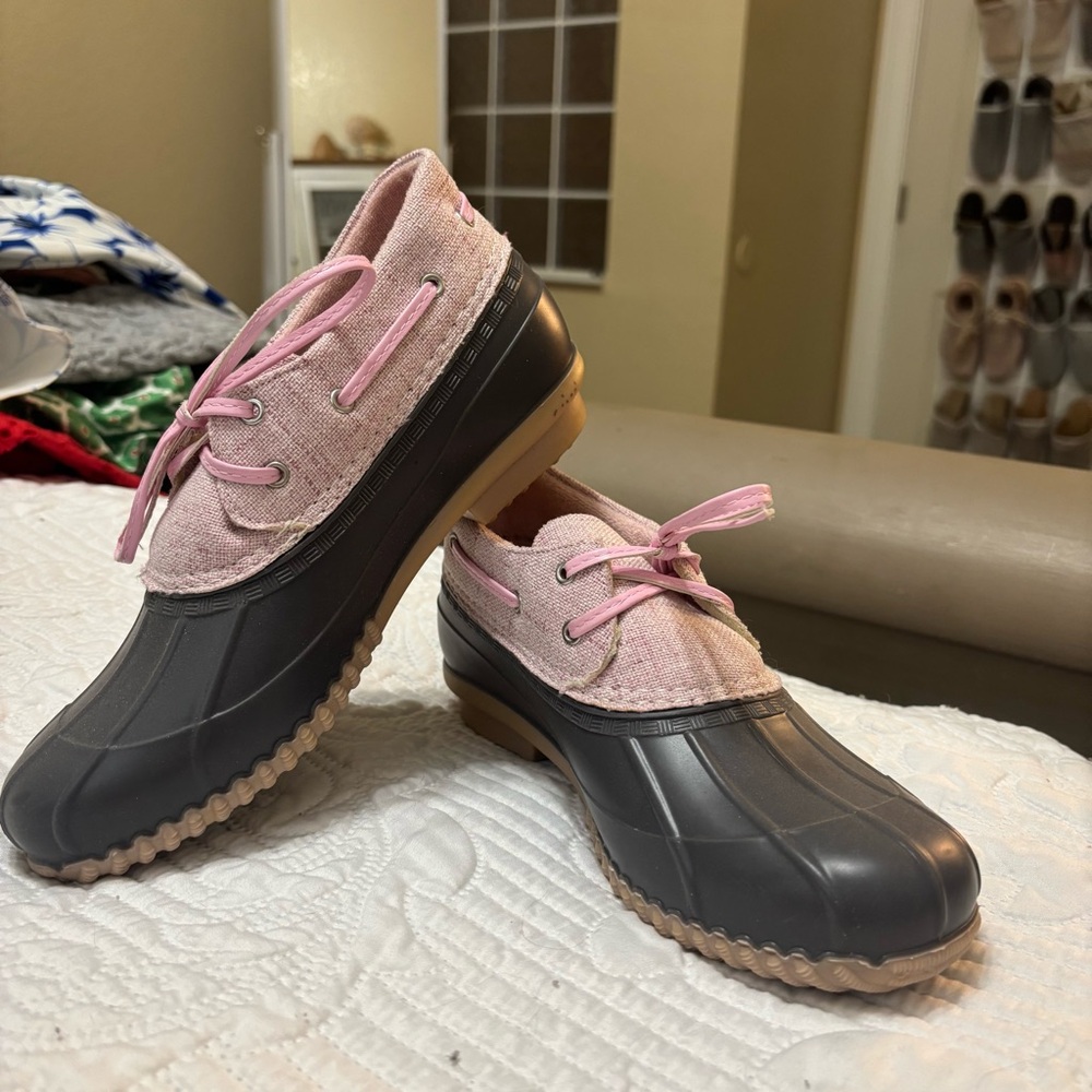 Magellan Outdoors Pink and Gray Athletic Shoes with Slip-On Design